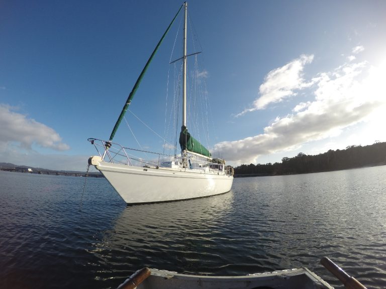 Sailing vessel pipi | Living aboard sailing boat